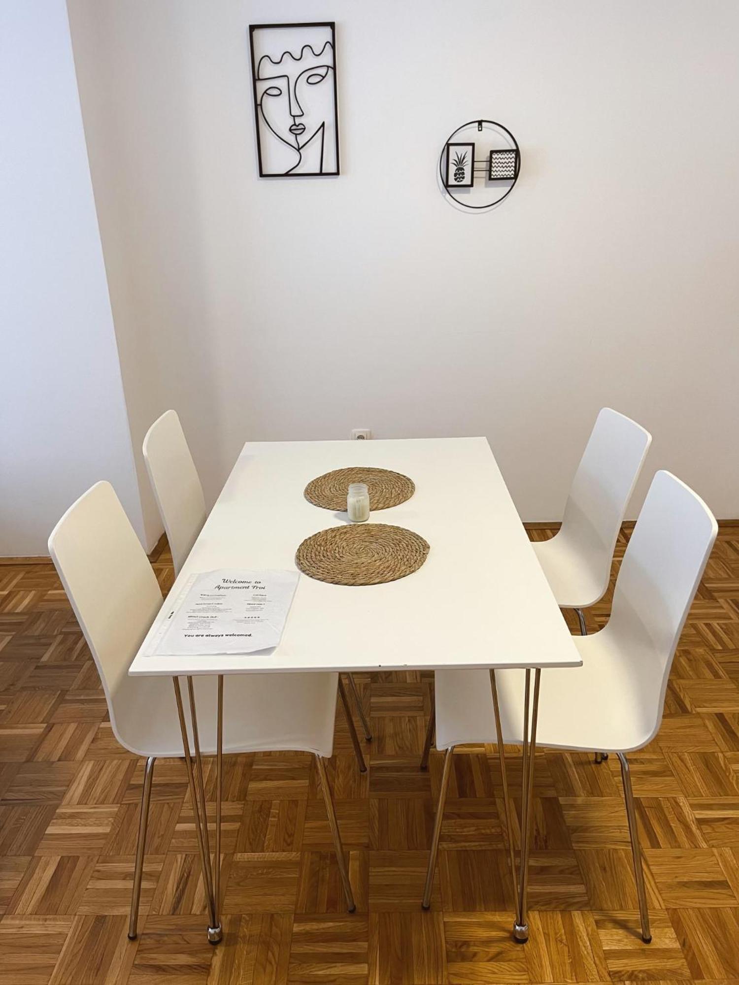 Apartment Troi Prishtine Bagian luar foto